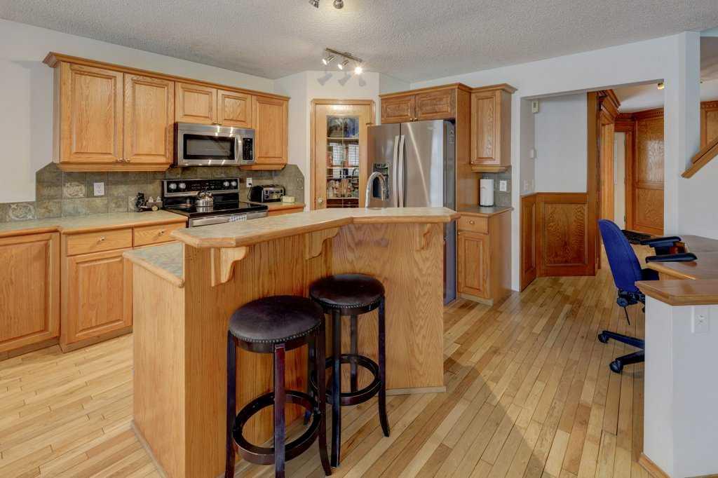 182 Harvest Creek Close NE photo 5