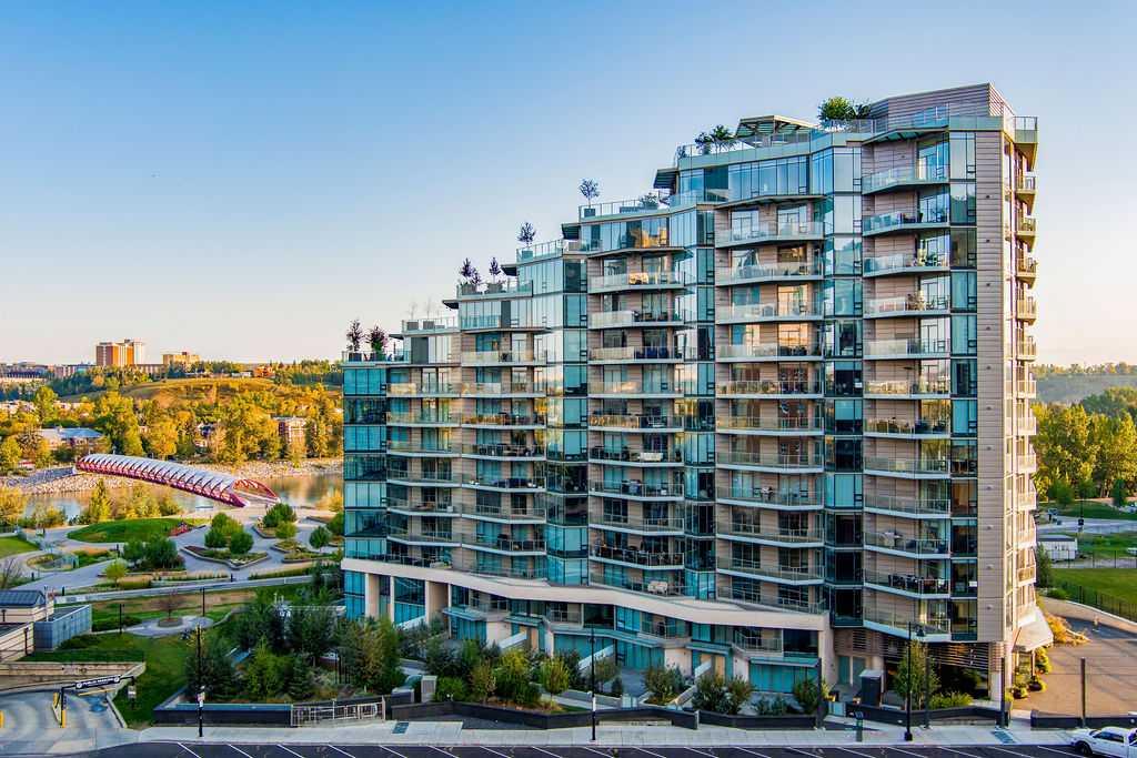 738 1 Avenue SW #601 photo 2