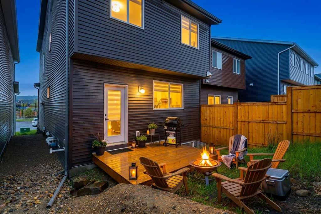184 Rowmont Boulevard NW photo 2