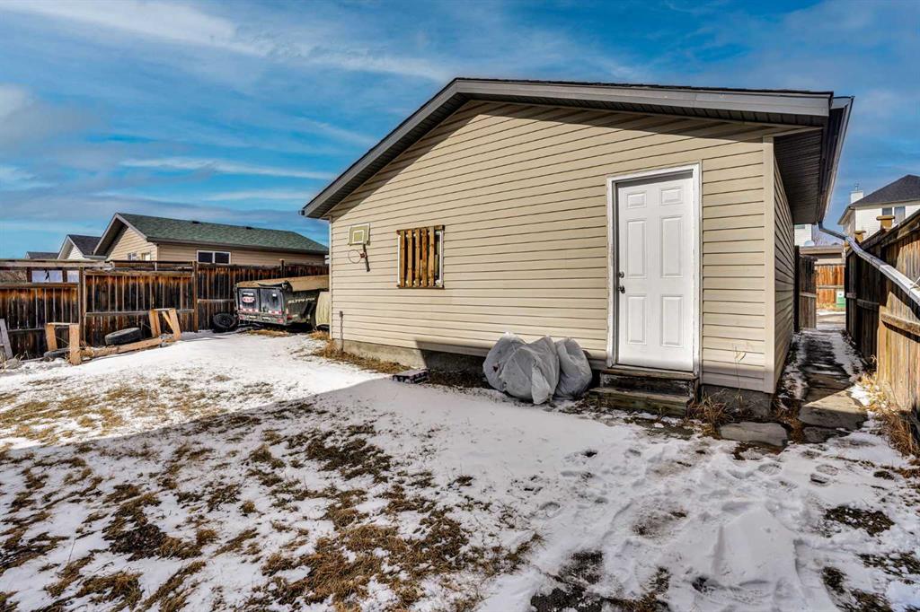 162 Taradale Drive NE photo 3
