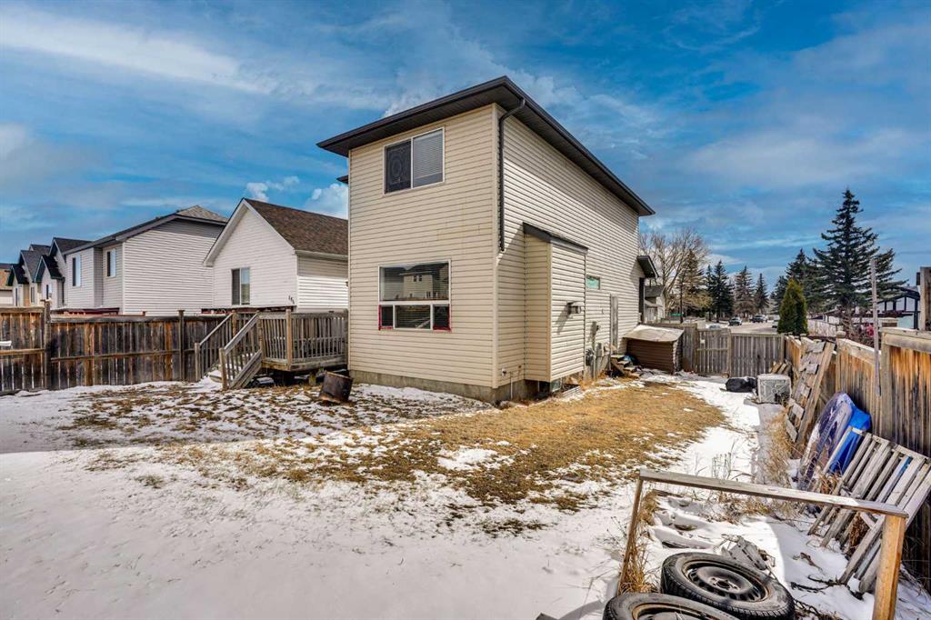162 Taradale Drive NE photo 4