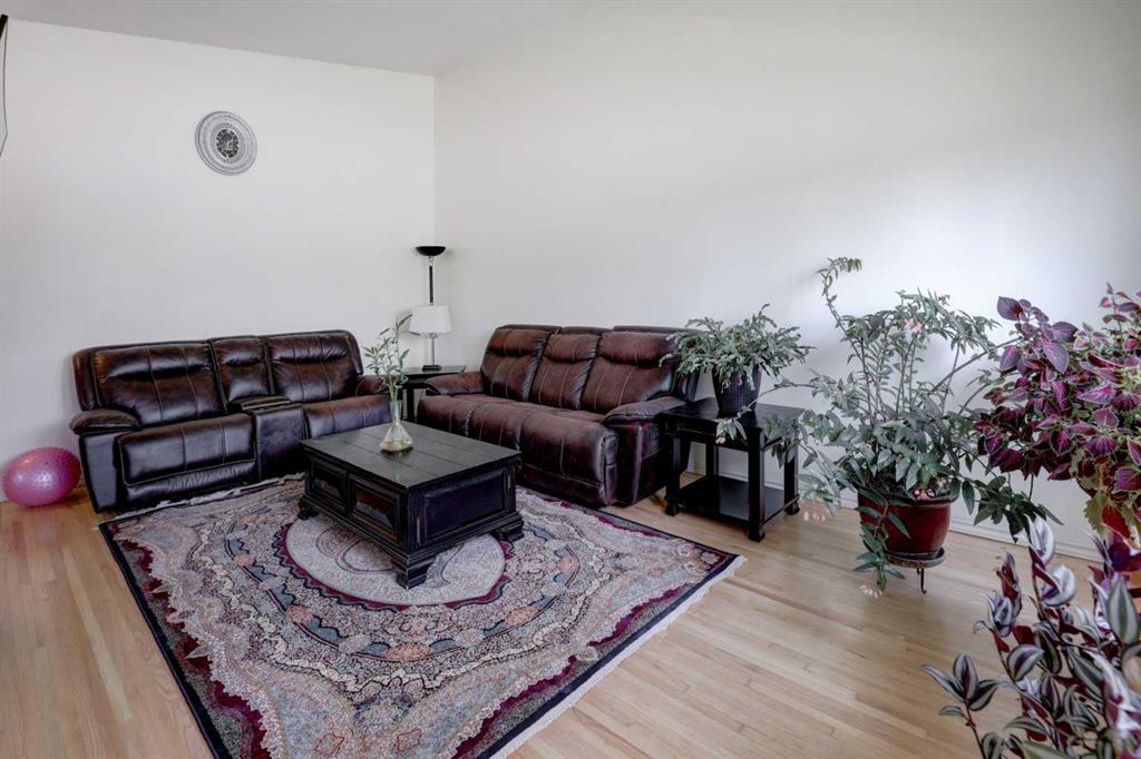 4721 Edmonton Trail NE photo 5