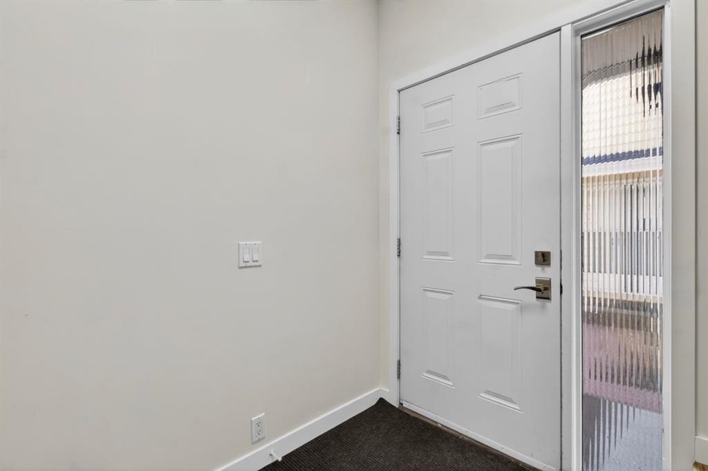 360 Point Mckay Gardens NW photo 4