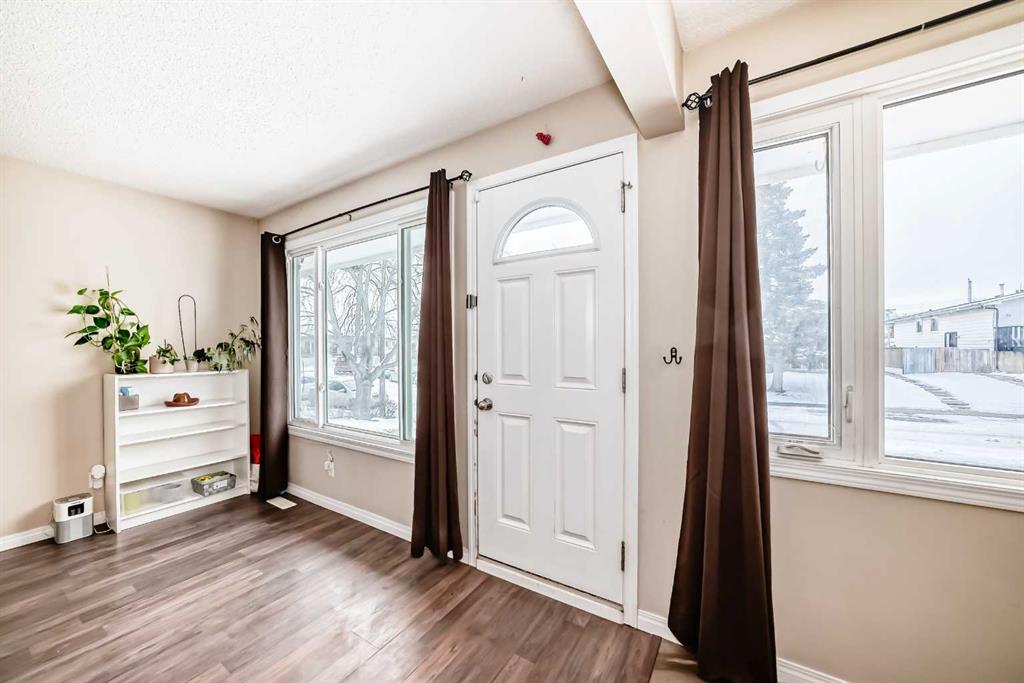 118 Dovertree Place SE photo 4