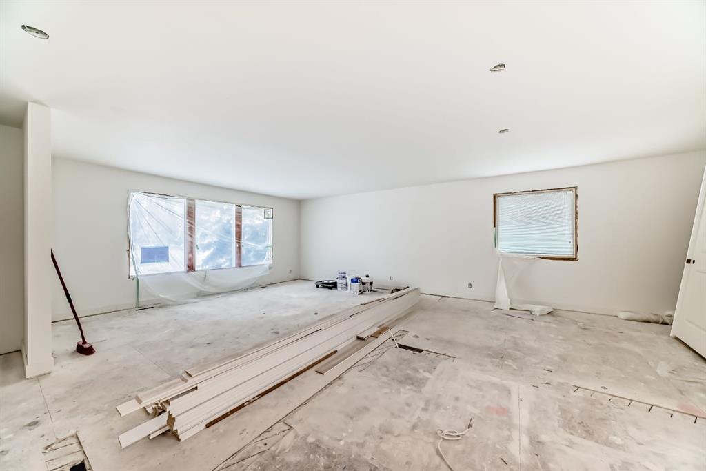 251 Cannell Place SW photo 3
