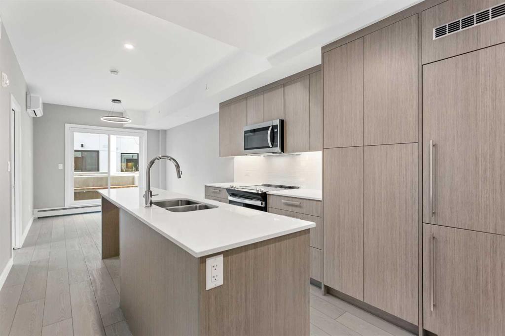 310 15 Avenue SW #126 photo 3