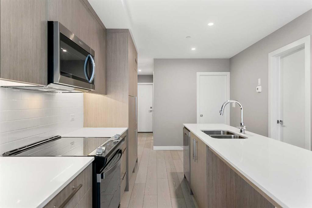 310 15 Avenue SW #126 photo 4