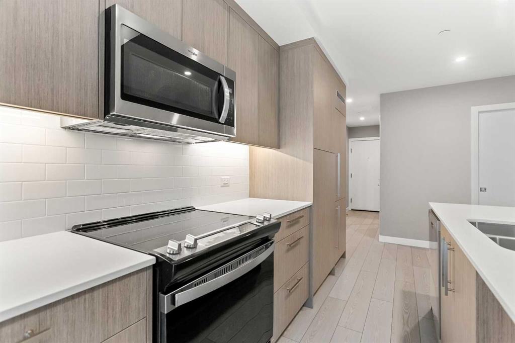 310 15 Avenue SW #126 photo 5