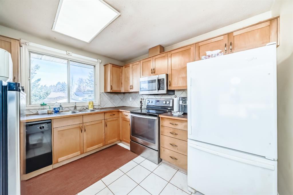 247 Bracewood Road SW photo 3