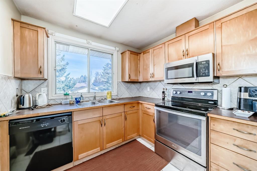 247 Bracewood Road SW photo 4