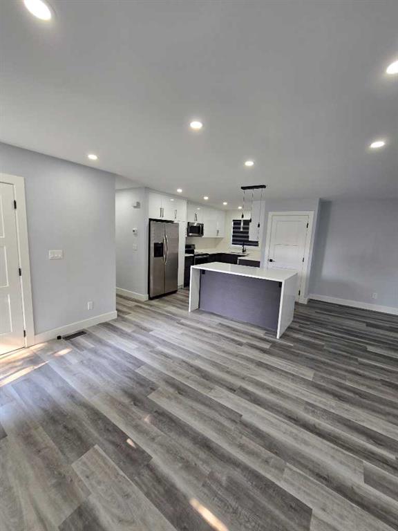 327 Rundleview Drive NE photo 3