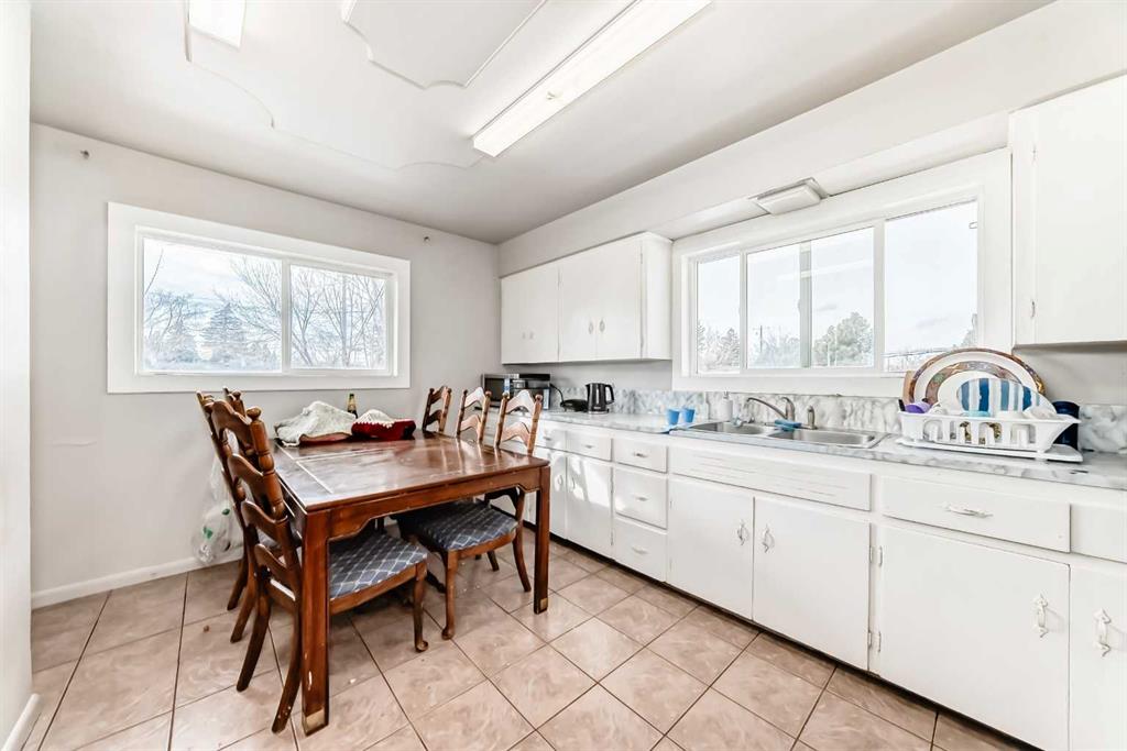 2517 36 Street SE photo 2