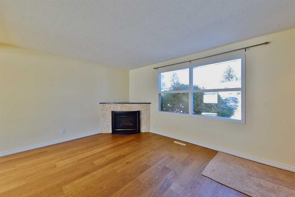 525 32 Avenue NE photo 5