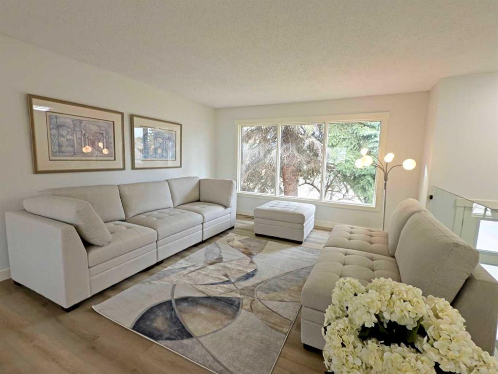 7032 78 Street NW photo 3