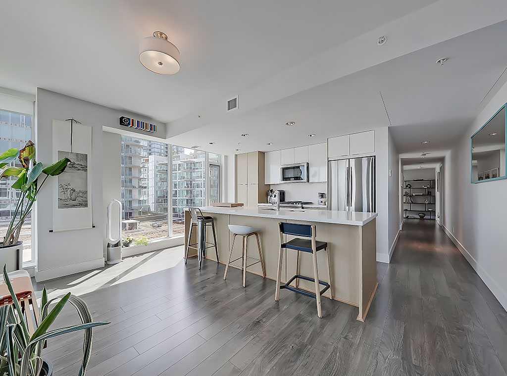 510 6 Avenue SE #406 photo 4