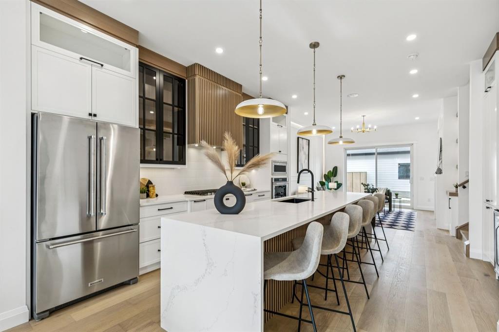 525 32 Street NW photo 5
