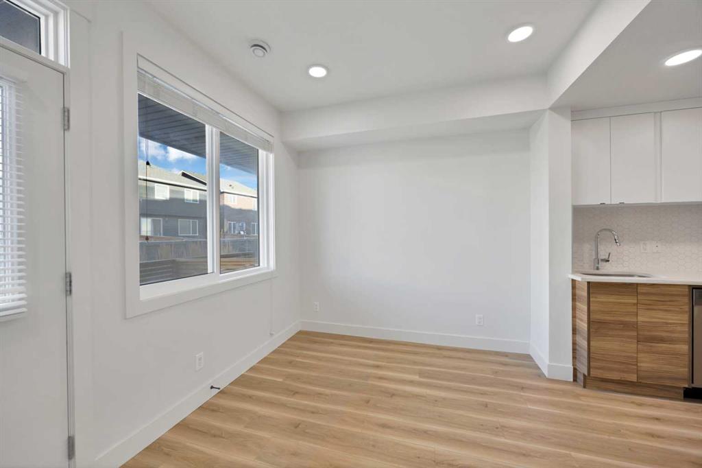 10060 46 Street NE #112 photo 2
