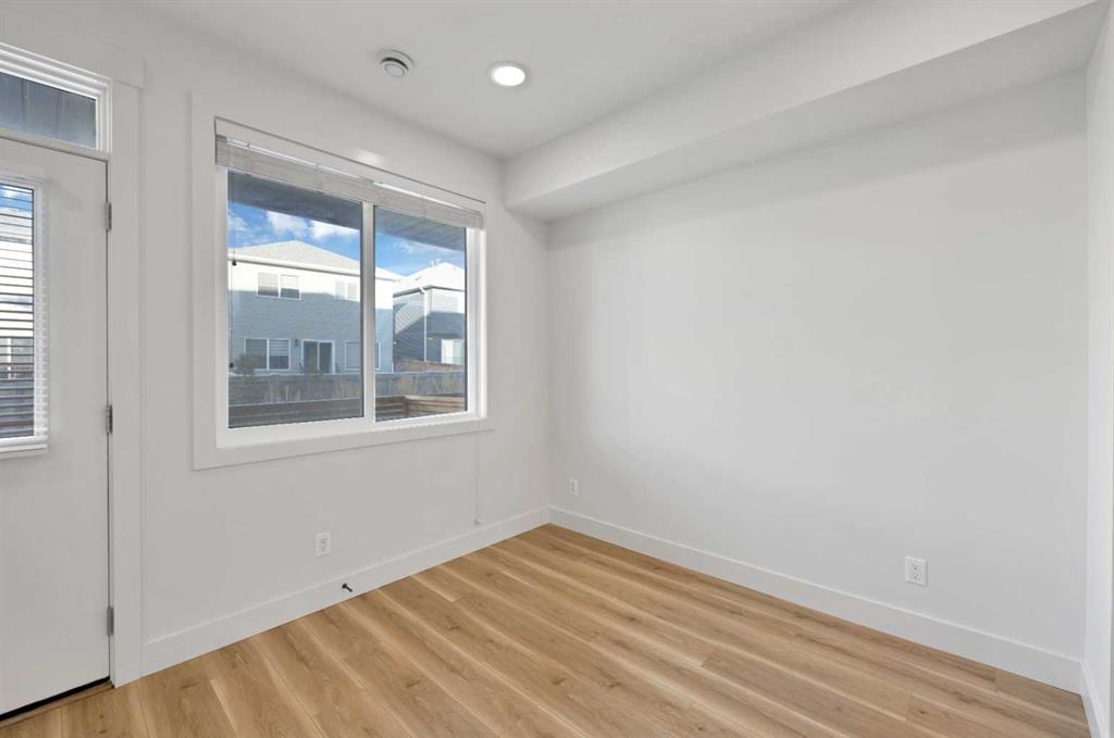10060 46 Street NE #112 photo 3