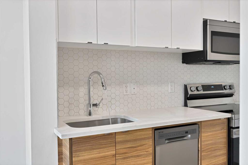 10060 46 Street NE #112 photo 4