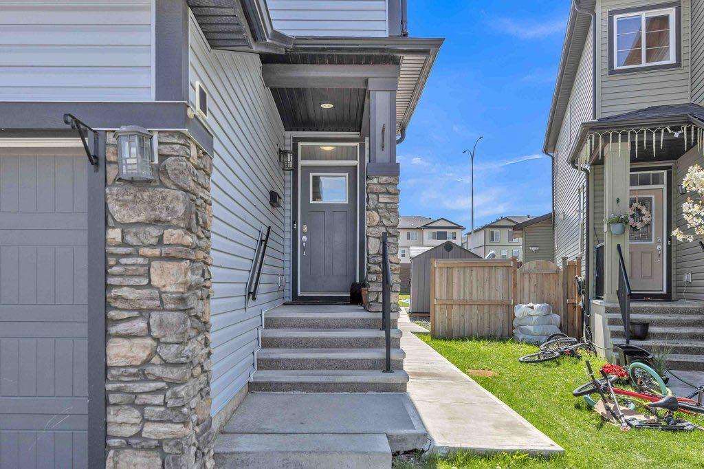 184 Cornerbrook Common NE photo 3