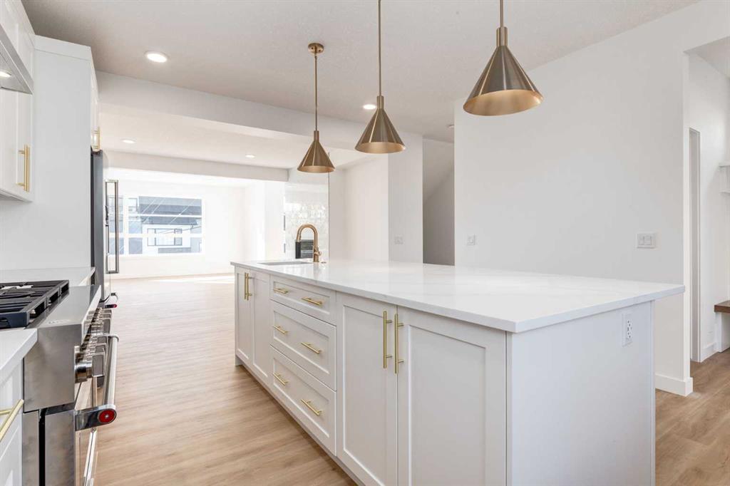 2520 21 Avenue SW photo 3