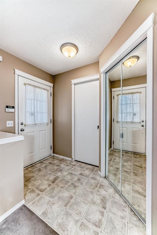 240 Prestwick Way SE photo 3