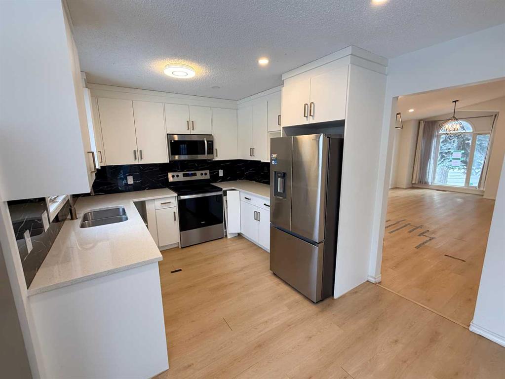 651 Macewan Drive NW photo 2