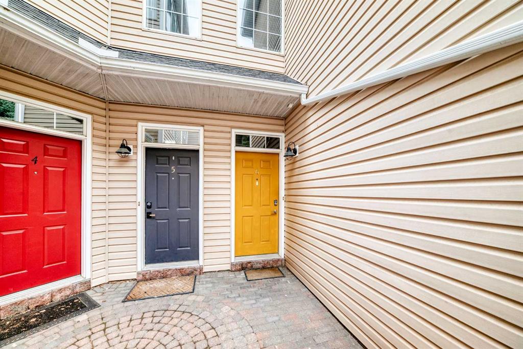 1212 12 Street SW #6 photo 4