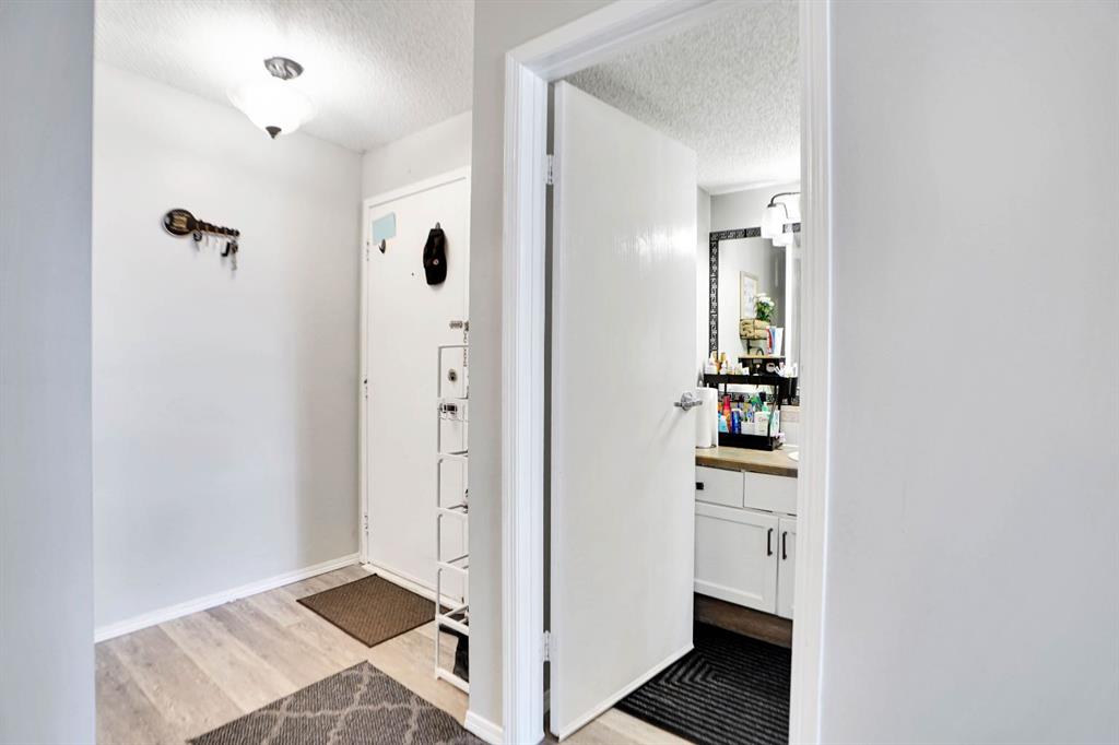 110 20 Avenue NE #109 photo 2