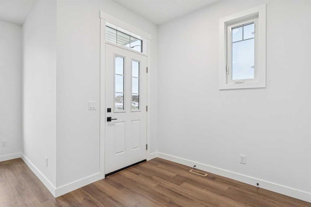 15477 45 Street SW photo 4