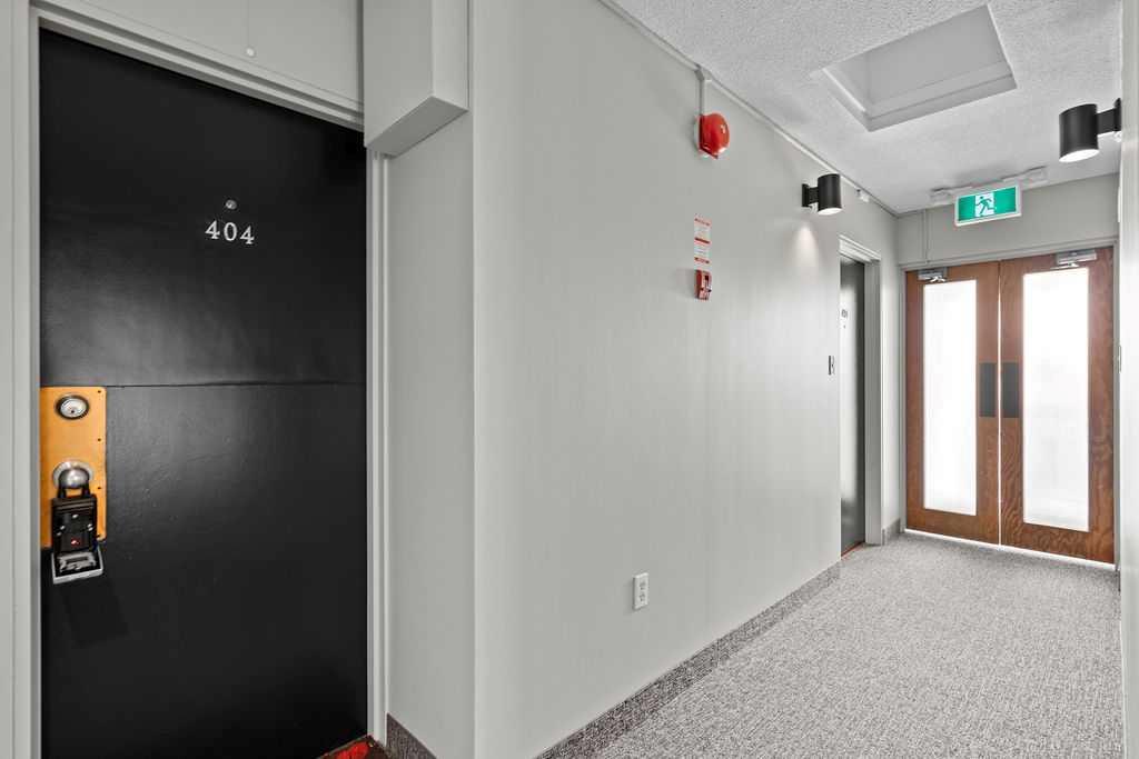 1811 18A Street SW #404 photo 3