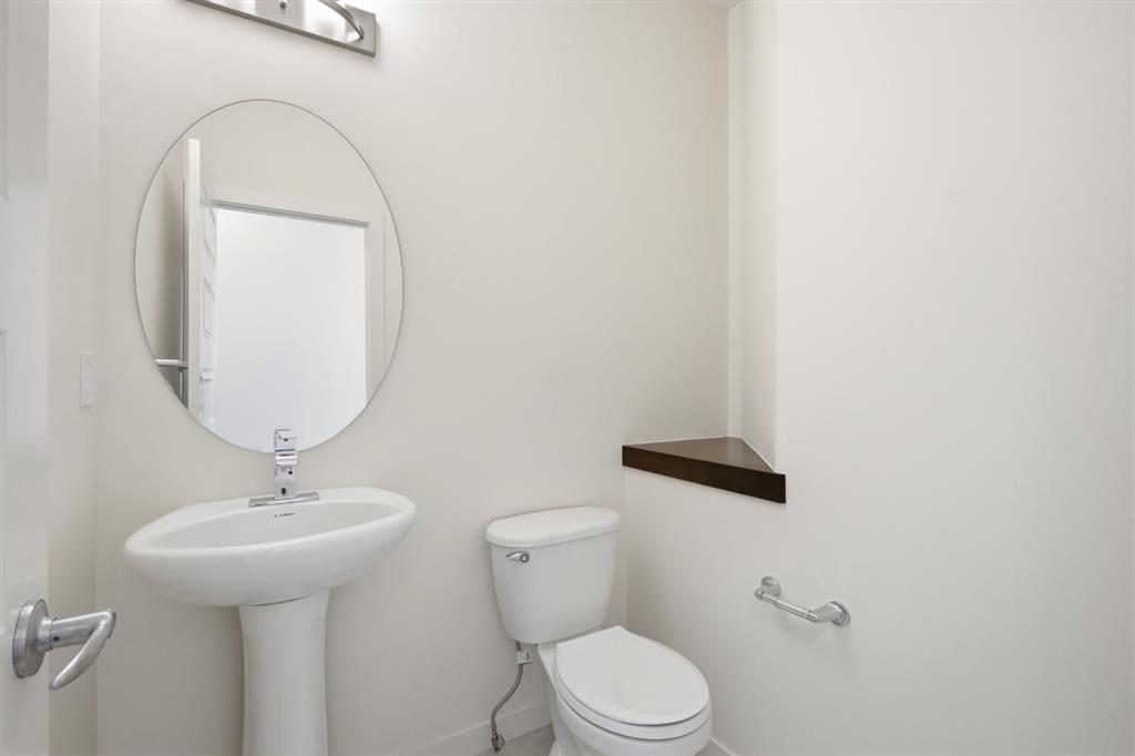 101 Evansborough Green NW photo 5