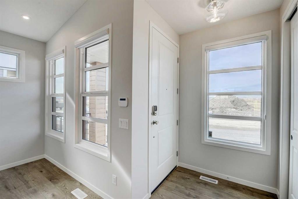 42 Creekview Avenue SW photo 5