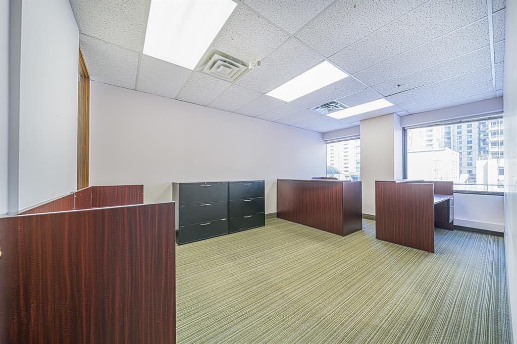 1100 8 Avenue SW #201 photo 3