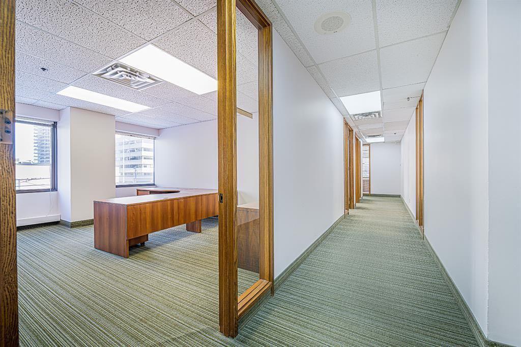 1100 8 Avenue SW #201 photo 4