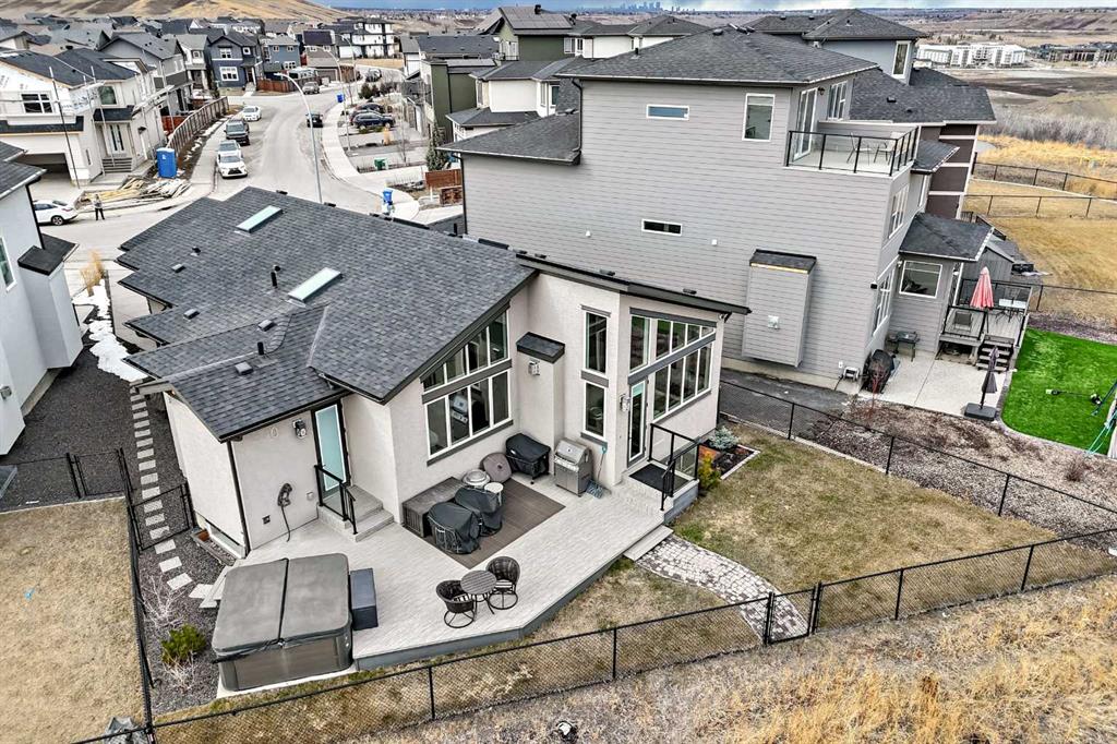 64 Walcrest View SE