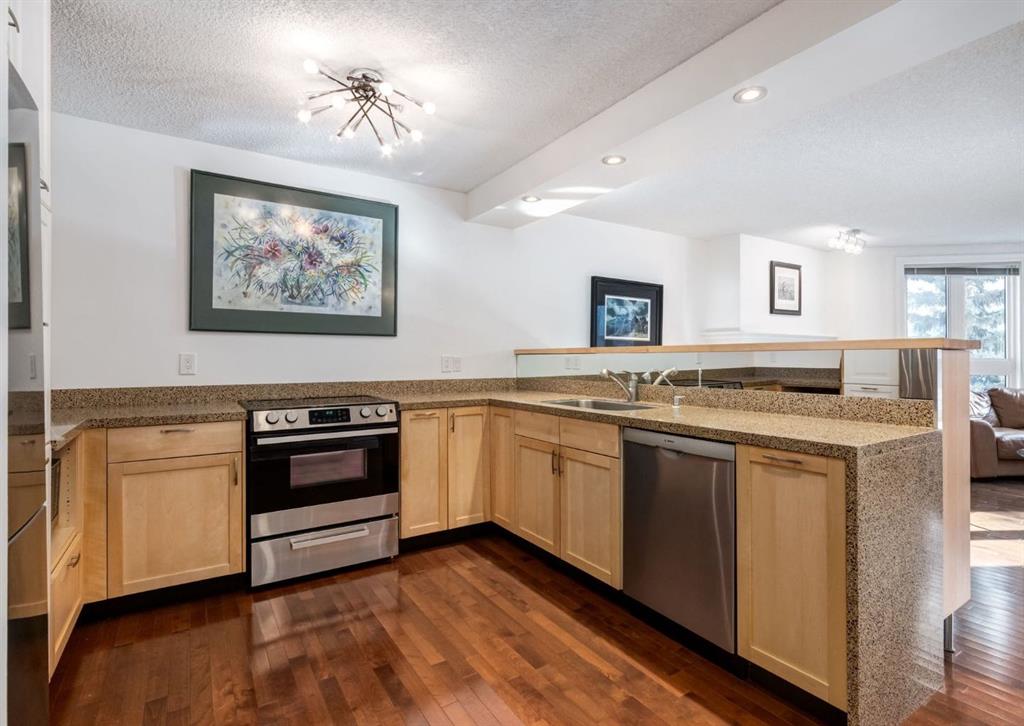 400 Eau Claire Avenue SW #8402 photo 2