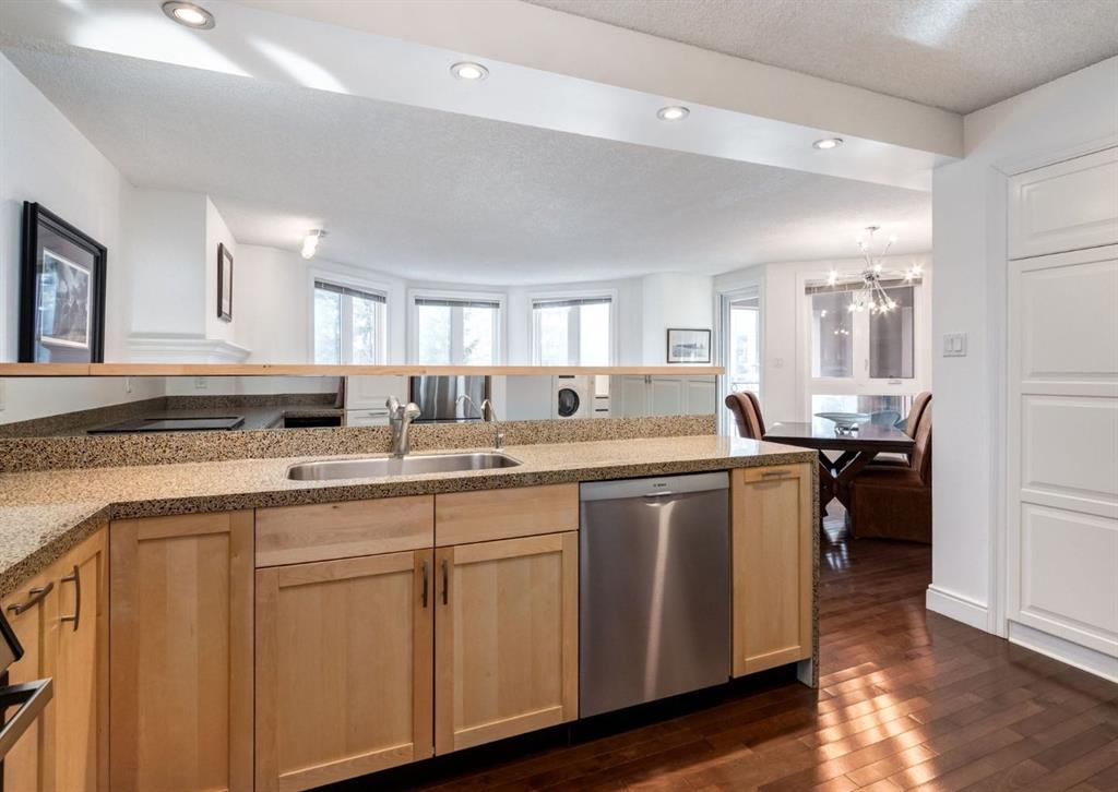 400 Eau Claire Avenue SW #8402 photo 4