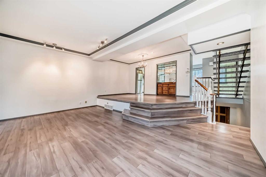 4037 42 Street NW #280 photo 2