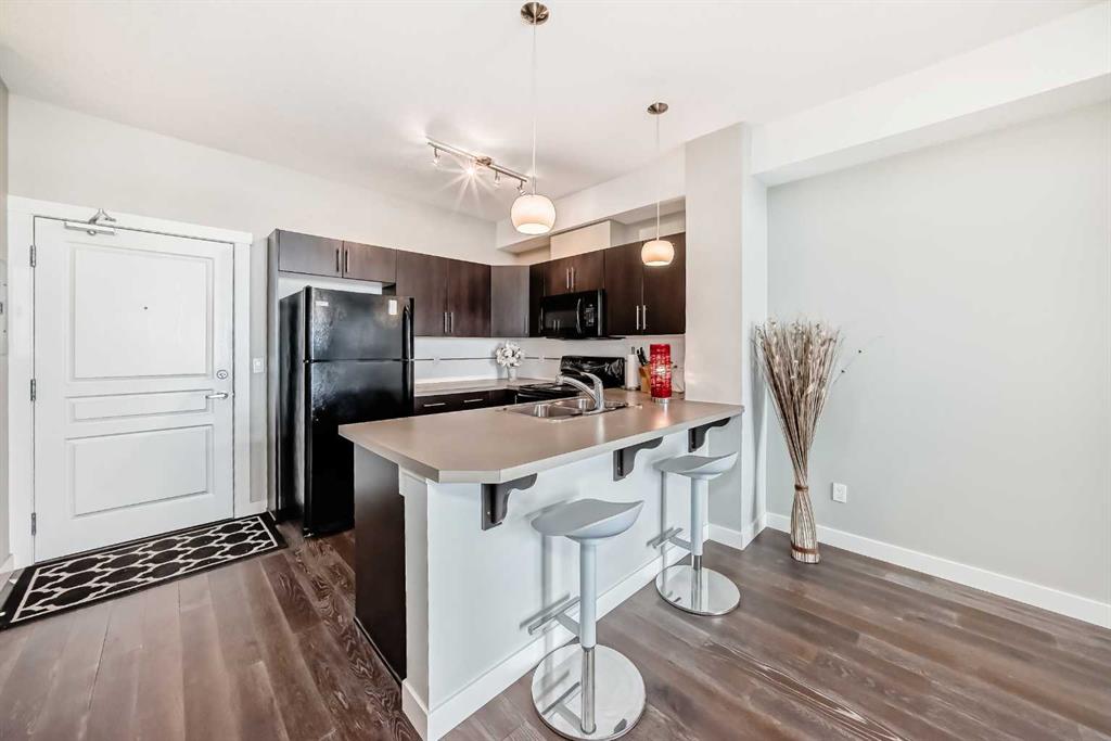 2300 Evanston Square #405 photo 5