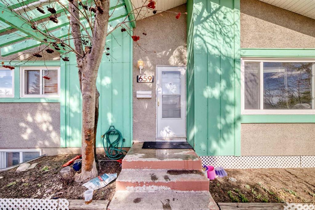 659 Maryvale Way NE photo 2