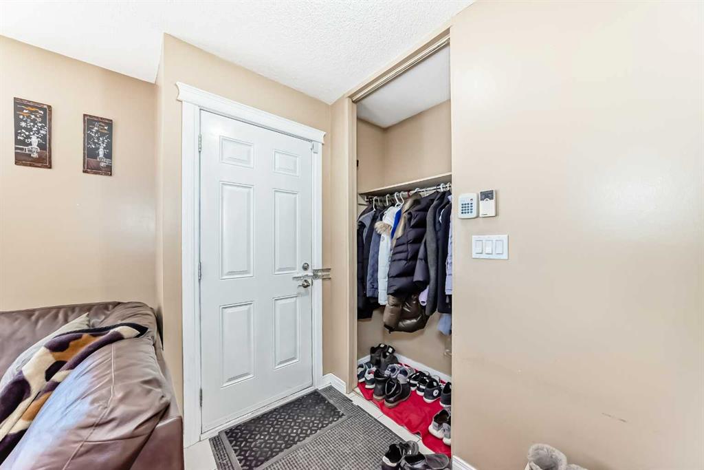 659 Maryvale Way NE photo 3