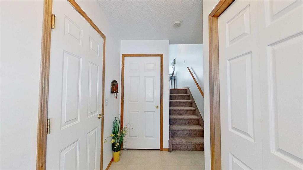 272 Rocky Ridge Court NW photo 2
