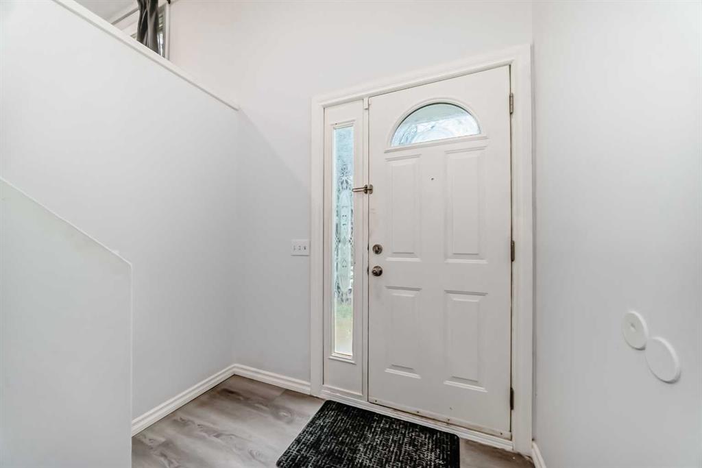 81 Bearberry Close NW photo 2