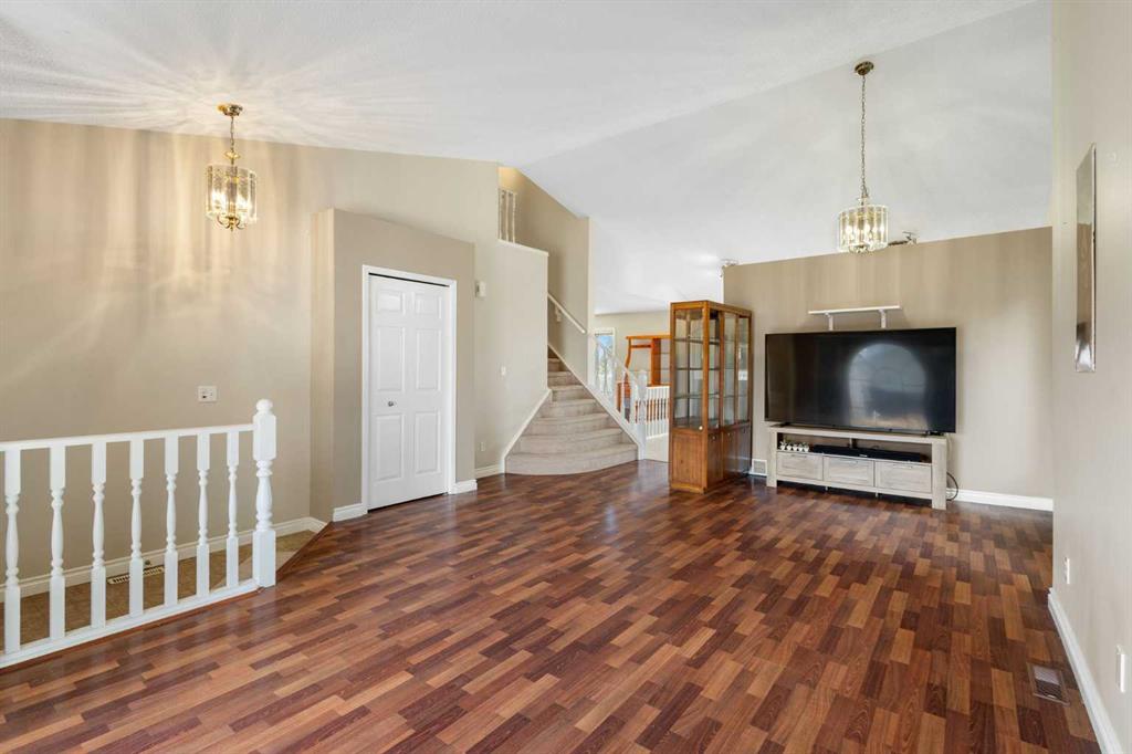 103 Riverside Way SE photo 3