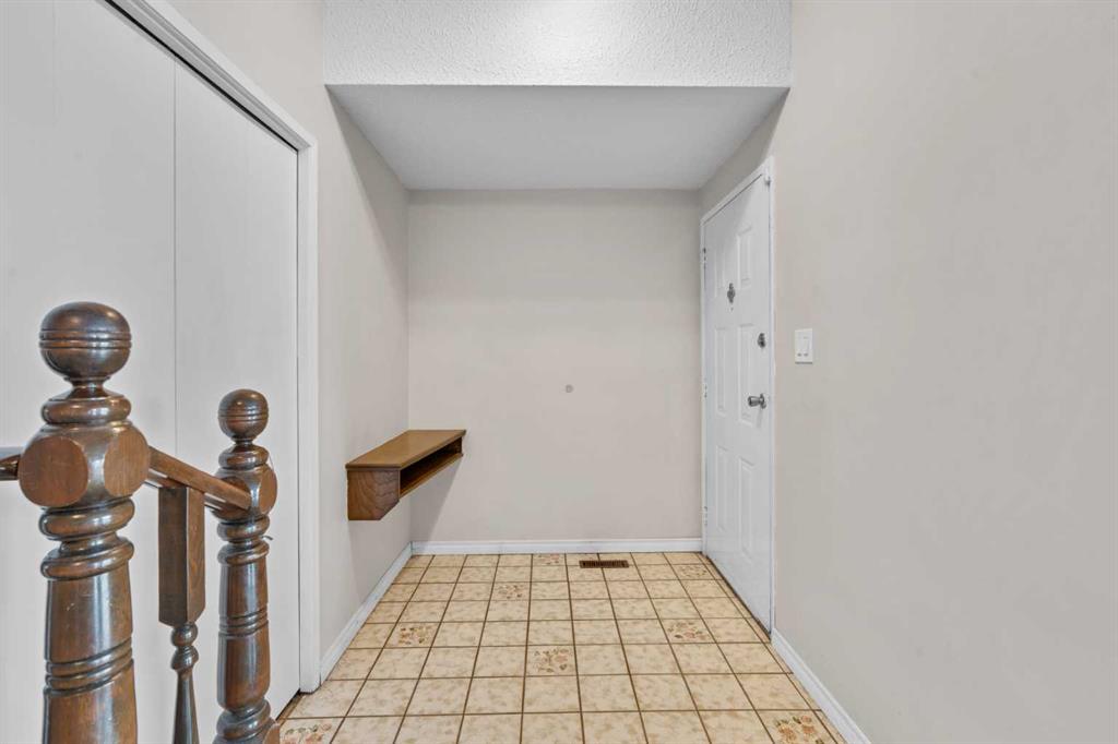27 Beddington Road NE photo 3