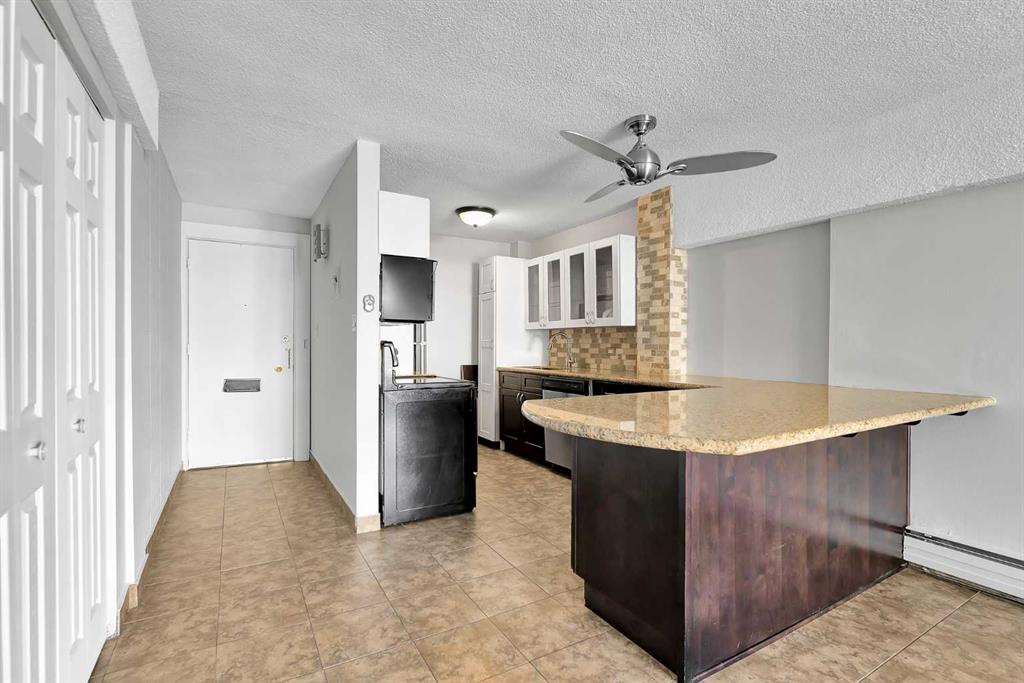 519 17 Avenue SW #210 photo 3
