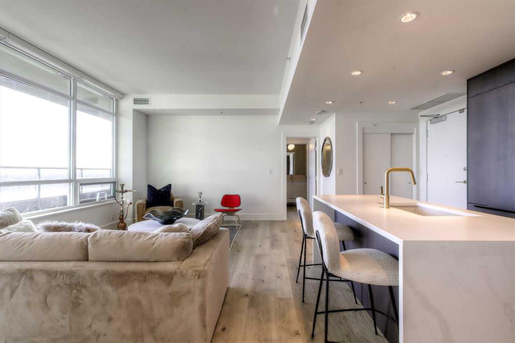 46 9 Street NE #807 photo 5