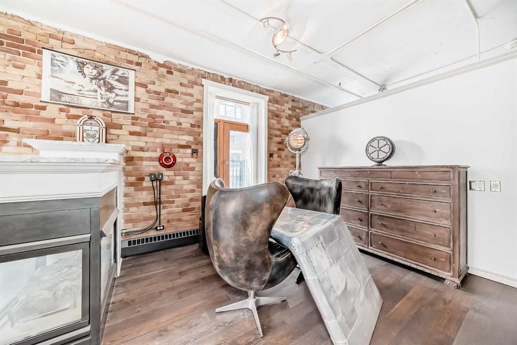 240 11 Avenue SW #402 photo 3