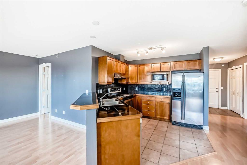 417 3 Avenue NE #503 photo 3